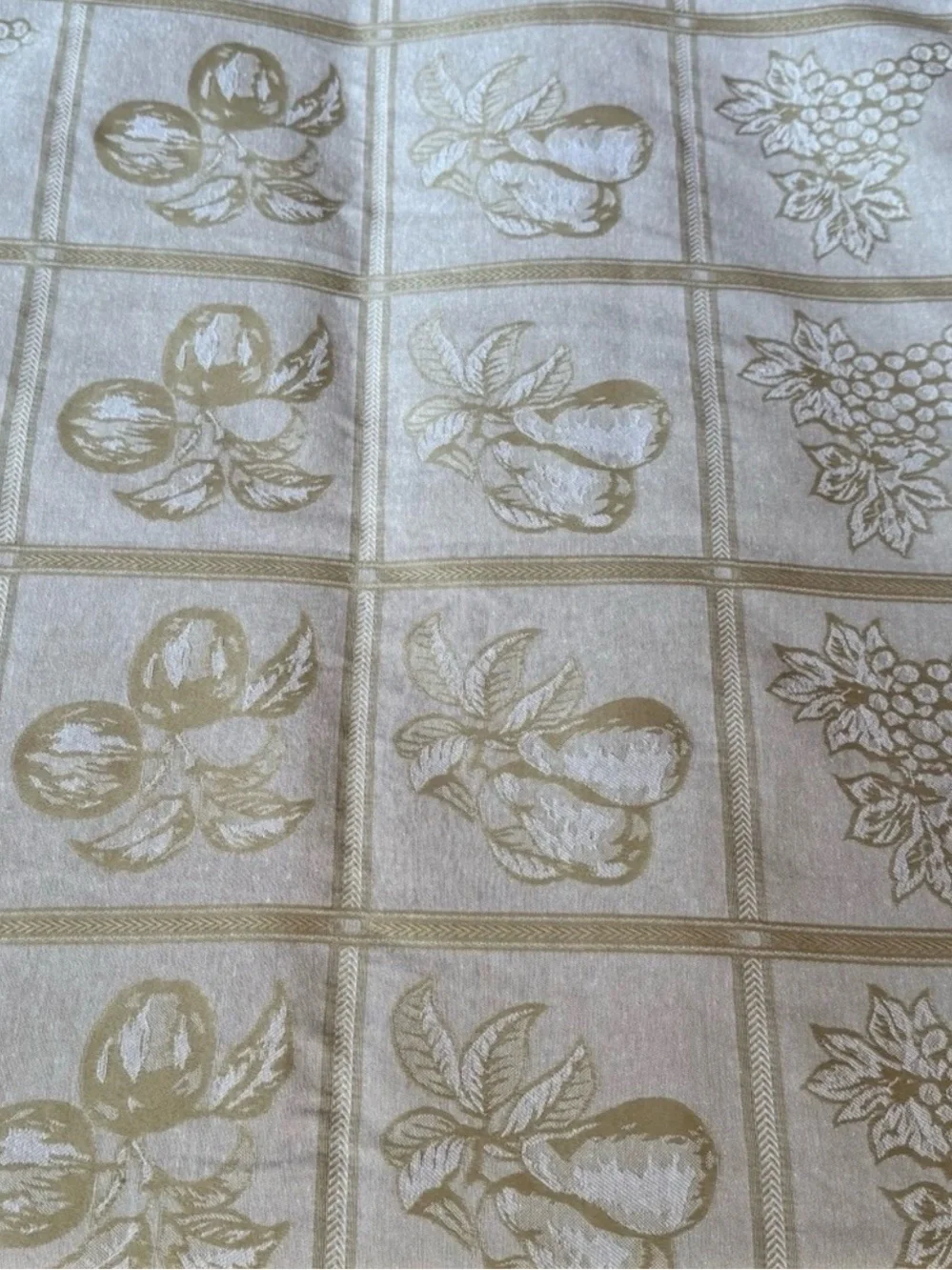 Vintage Ivory Damask Jacquard Tablecloth Fruit Harvest Cotton Blend 59 X 100